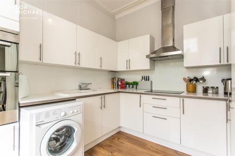 2 bedroom flat to rent, Goldstone Villas, Hove