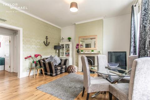 2 bedroom flat to rent, Goldstone Villas, Hove