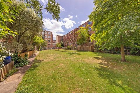 2 bedroom flat for sale, Charlbert Street, London NW8
