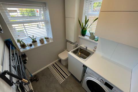 3 bedroom end of terrace house for sale, Exton Avenue, Luton, Bedfordshire, LU2 0LJ