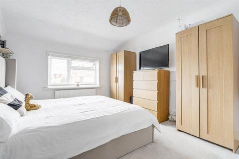 22 Southdownview Road, Worthing, BN14 8NZ