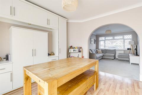 22 Southdownview Road, Worthing, BN14 8NZ