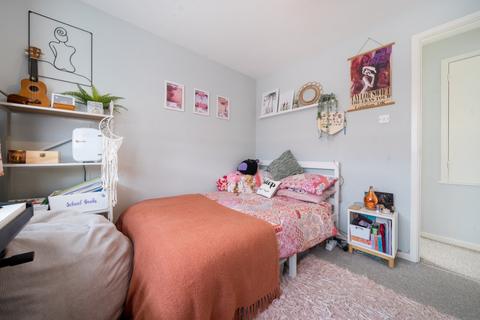 4 Barnum Close, Nottingham, NG8 2BY