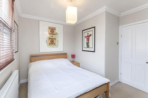 2 bedroom terraced house to rent, Duke Street, Windsor, SL4