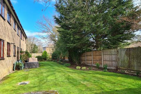 1 bedroom flat for sale, Countisbury Gardens, Surrey KT15