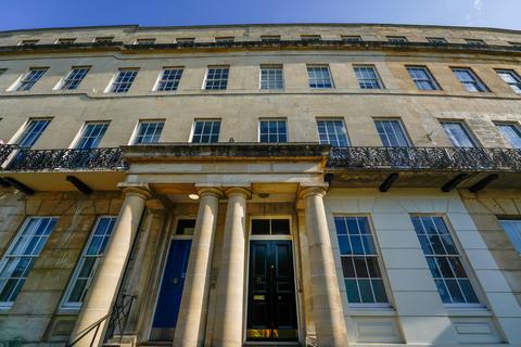 1 bedroom apartment for sale, Flat 5 21 Lansdown Crescent Cheltenham GL50 2LF