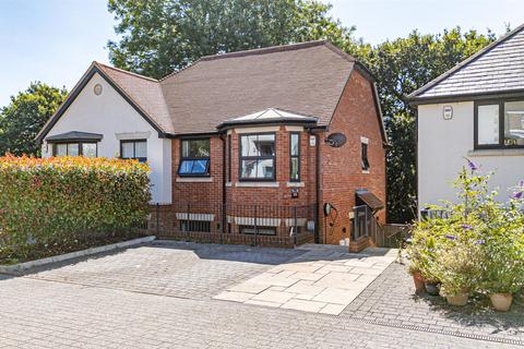 3 bedroom semi-detached house for sale, Burry Road, St. Leonards-on-sea