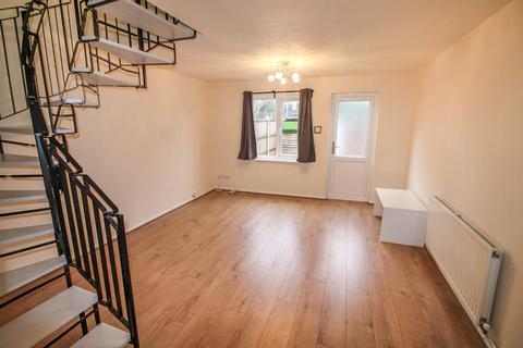 2 bedroom terraced house to rent, Lindwood Close, London, E6