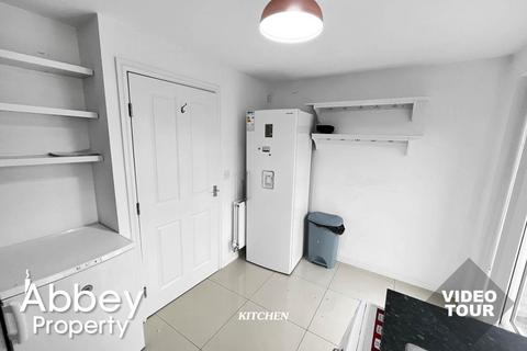 3 bedroom detached house to rent, Guardian Way, Luton, LU1