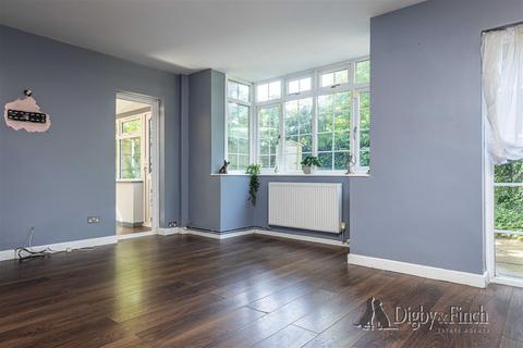 3 bedroom semi-detached house for sale, Cherrytree Close, Radcliffe-On-Trent, Nottingham