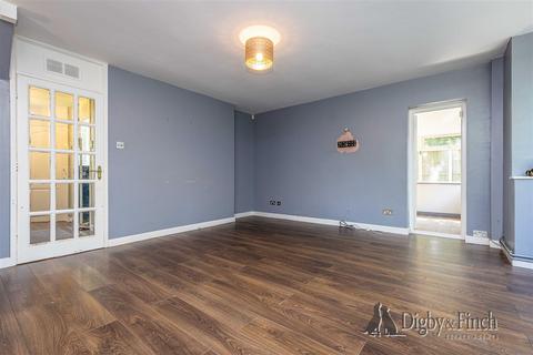 3 bedroom semi-detached house for sale, Cherrytree Close, Radcliffe-On-Trent, Nottingham