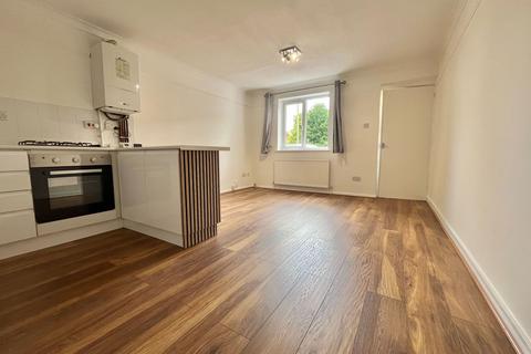 1 bedroom flat to rent, Portland Avenue, Sittingbourne ME10
