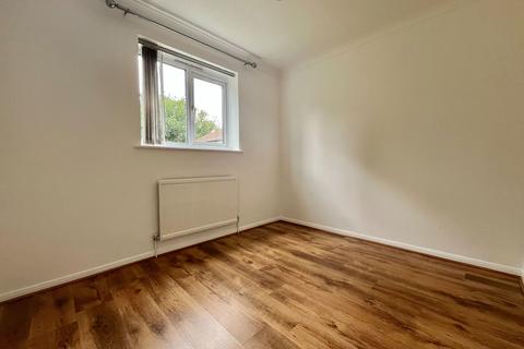 1 bedroom flat to rent, Portland Avenue, Sittingbourne ME10