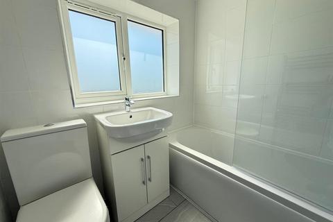 3 bedroom semi-detached house to rent, Tivoli Gardens, Derby DE1