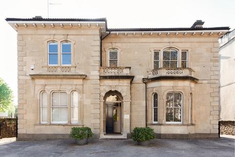 Office to rent, 15 Whiteladies Rd Bristol BS8 1PB
