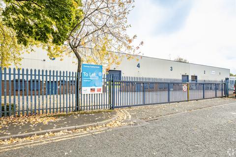 Warehouse to rent, Parkway Trading Estate, Longbridge Rd Manchester M17 1SN