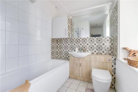 2 bedroom flat for sale, Emanuel Avenue, London W3
