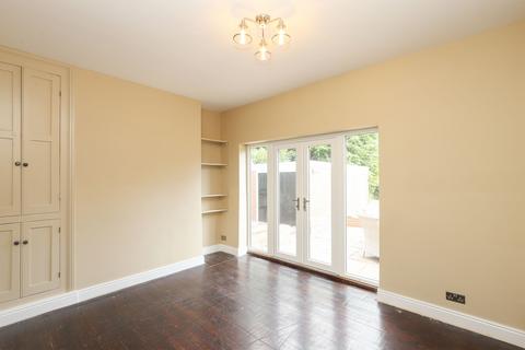 105 Ashgate Road, Chesterfield, S40 4AH