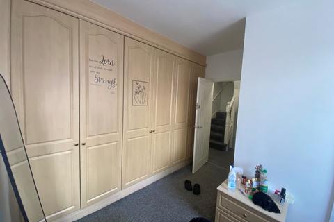 7 Barras Place, Leeds, LS12 4JR