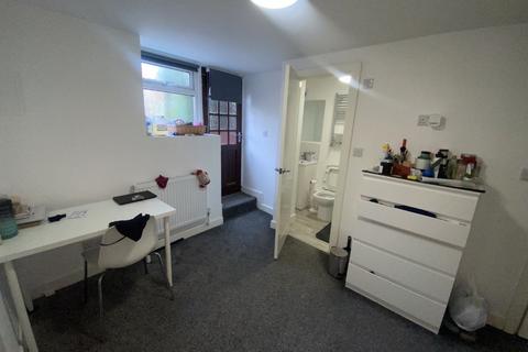 7 Barras Place, Leeds, LS12 4JR