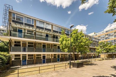 Studio for sale, Churchill Gardens, London SW1V