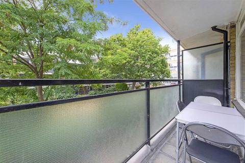 Studio for sale, Churchill Gardens, London SW1V