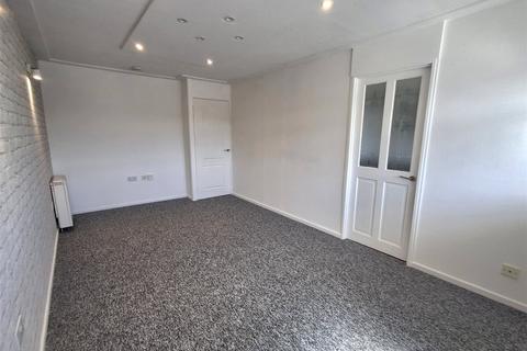 2 bedroom flat for sale, Lower Lickhill Road, Stourport-on-Severn, Worcestershire, DY13
