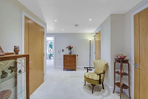 undefined, Kingston Road, Raynes Park, London