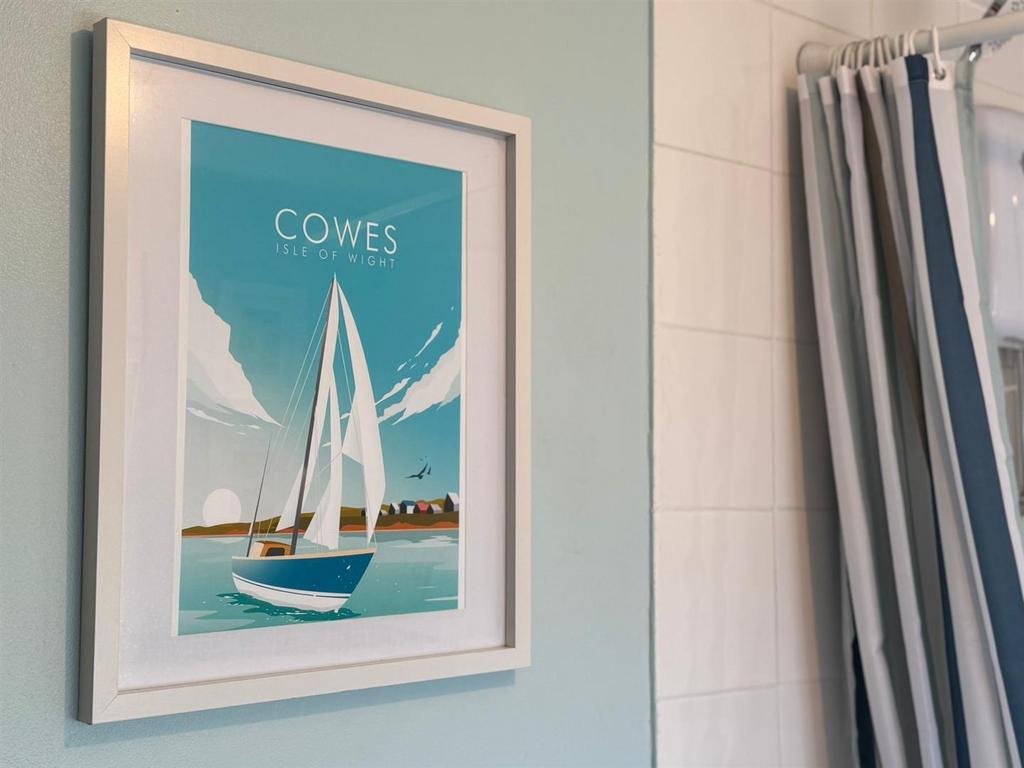 Bathroom (3).jpg