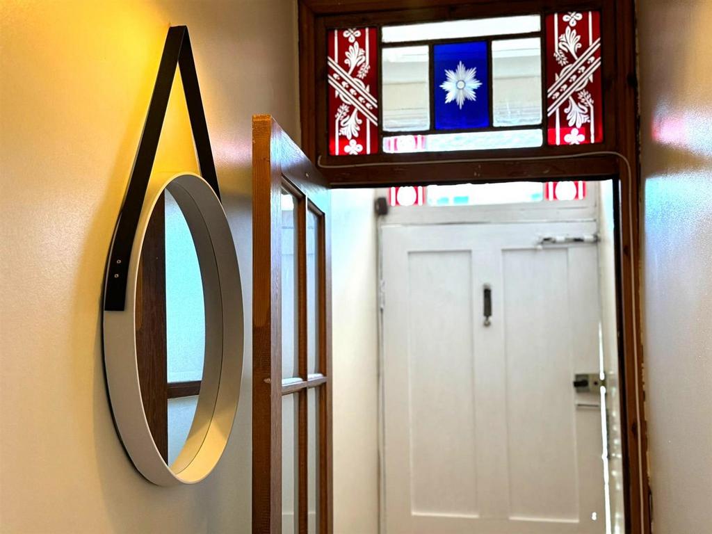 Entrance hall.jpg