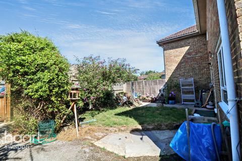 14 Bailiffs Piece, Cricklade, Swindon, SN6 6NE