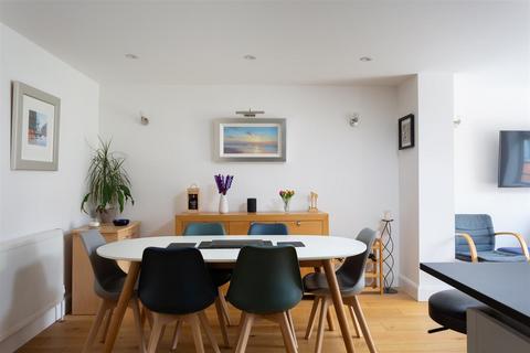undefined, Melrosegate, York