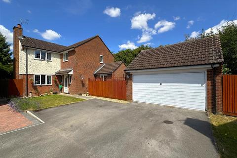4 bedroom detached house for sale, Cruse Close, Chippenham