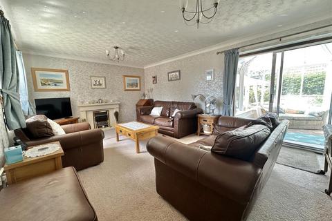 4 bedroom detached house for sale, Cruse Close, Chippenham