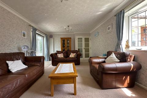 4 bedroom detached house for sale, Cruse Close, Chippenham