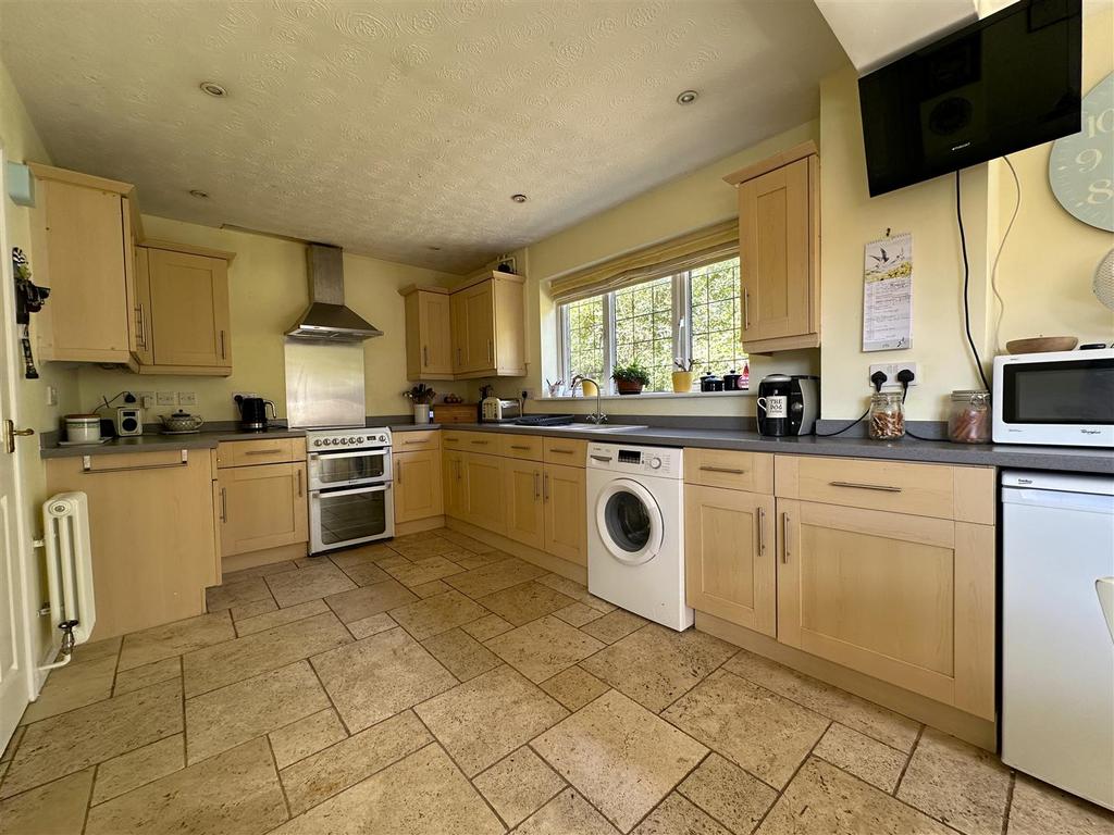 Kitchen/Breakfast Room