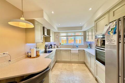18 Mitchell Close, Plymstock, Plymouth, PL9 9GF