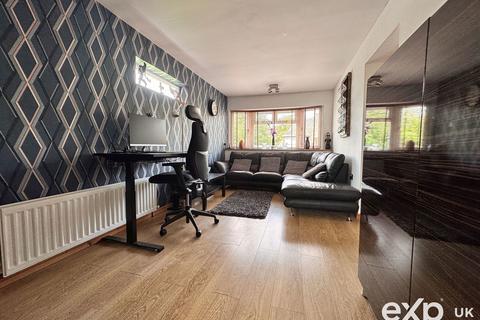 12 Conifer Drive, Meopham, Gravesend, DA13 0TL
