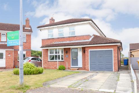 15 Burton Fields Close, Stamford Bridge, York, YO41 1LQ