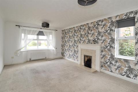 15 Burton Fields Close, Stamford Bridge, York, YO41 1LQ