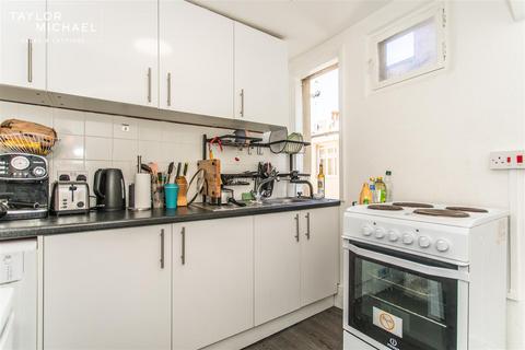 1 bedroom flat to rent, Brunswick Terrace, Hove