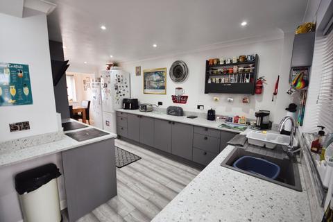 5 bedroom semi-detached house for sale, Richmond Drive, Skegness PE25