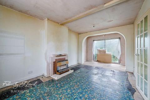 3 bedroom end of terrace house for sale, Indus Road, London