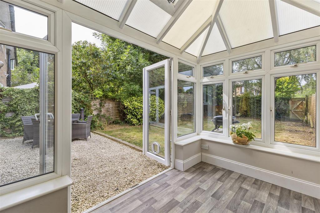95350 22 Lyfield Oxshott(10).jpg