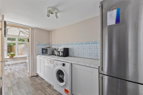 22 Lyfield, Oxshott, Leatherhead, KT22 0SH