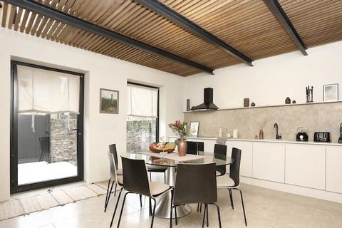 undefined, Kings Road, Tottenham, London, N17