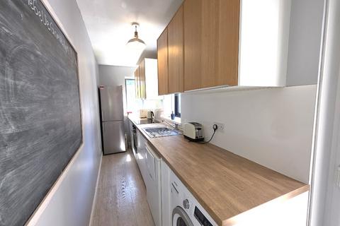 2 bedroom flat to rent, Chestnut Row, City Centre, Aberdeen, AB25