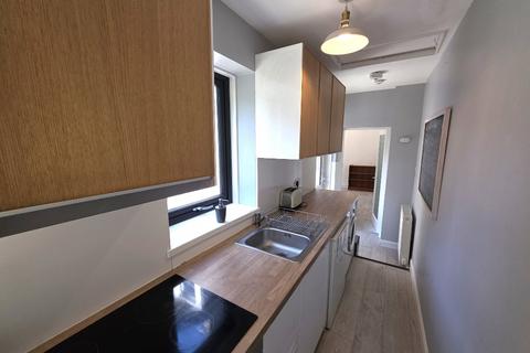 2 bedroom flat to rent, Chestnut Row, City Centre, Aberdeen, AB25