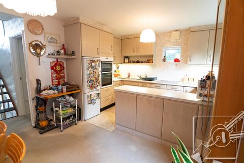 undefined, Leith Park Road, Gravesend