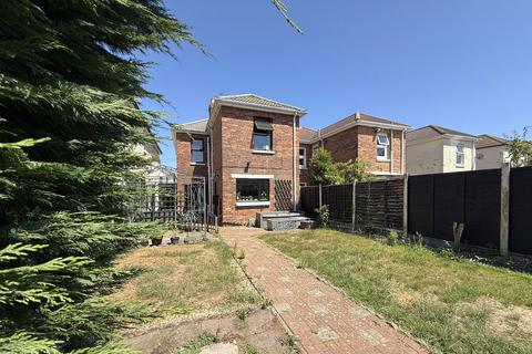 161 Capstone Road, Bournemouth, BH8 8RZ
